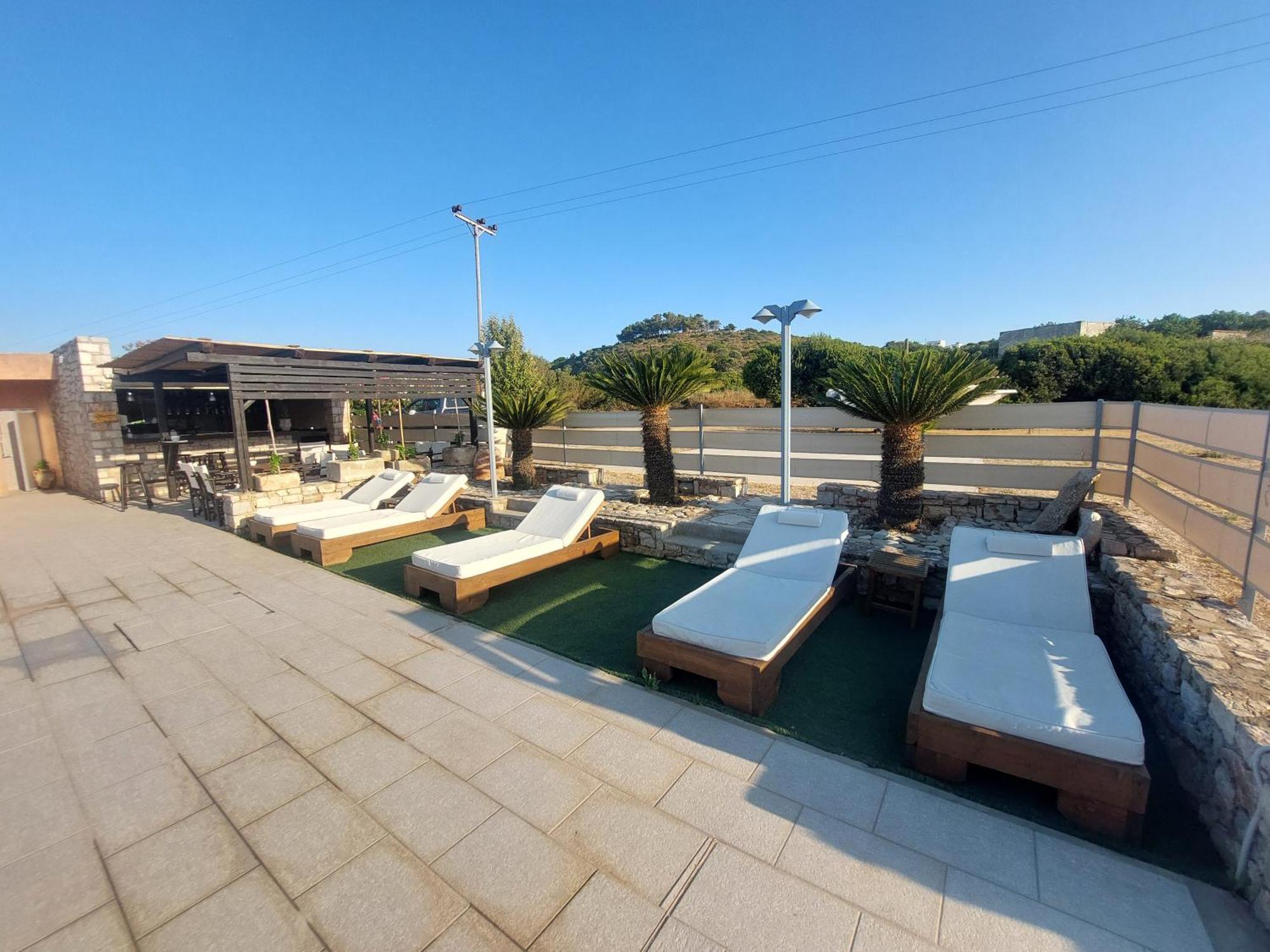 Petradi Aparthotel Livadi  ภายนอก รูปภาพ