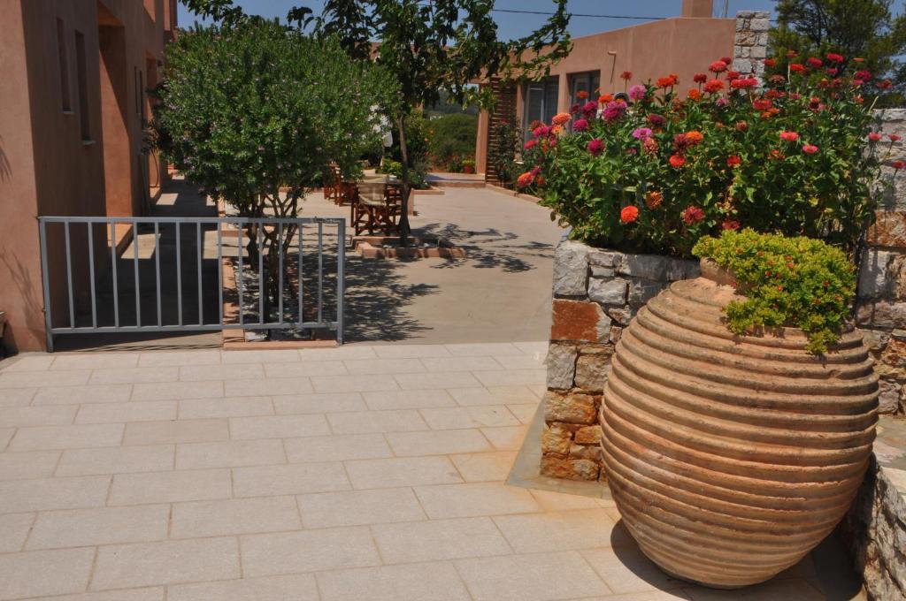 Petradi Aparthotel Livadi  ภายนอก รูปภาพ