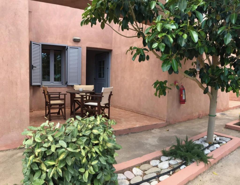 Petradi Aparthotel Livadi  ภายนอก รูปภาพ