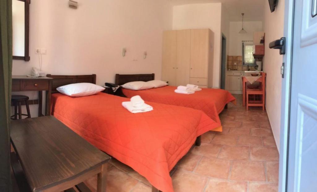 Petradi Aparthotel Livadi  ภายนอก รูปภาพ