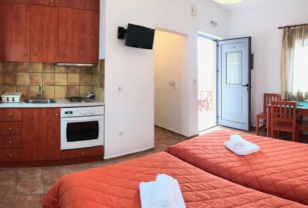 Petradi Aparthotel Livadi  ภายนอก รูปภาพ